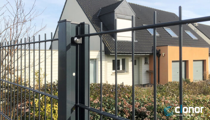 Clôture en panneau Cloplus 40 Bifils 205 Clonor